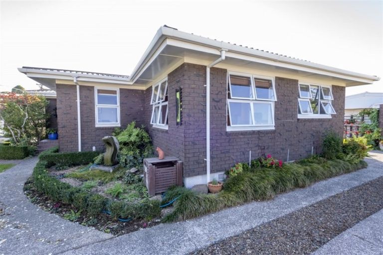 Photo of property in 220 Saint Marys Avenue, Te Awamutu, 3800