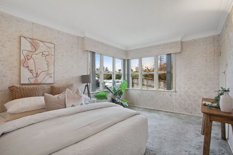 Photo of property in 16 Sylvan Crescent, Te Atatu South, Auckland, 0610