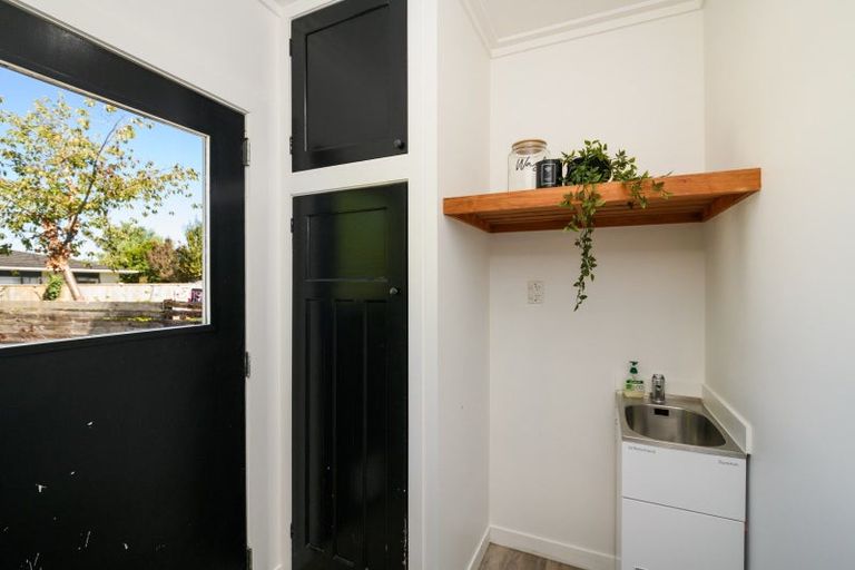 Photo of property in 31 Dunk Place, Milson, Palmerston North, 4414