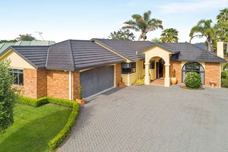 Photo of property in 13 Chesterfield Place, Rototuna, Hamilton, 3210