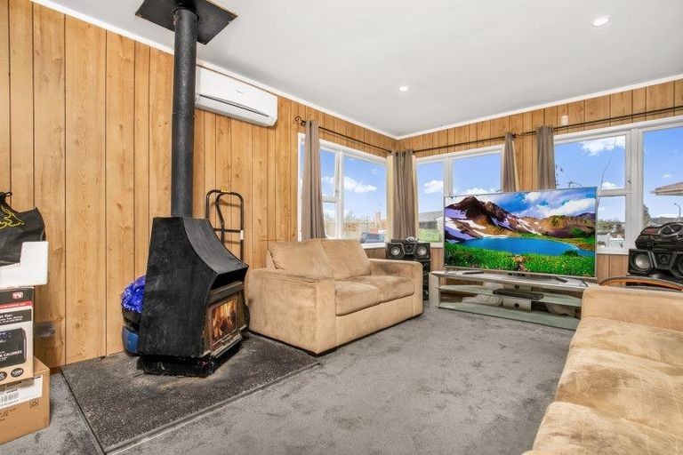 Photo of property in 101 Raglan Street, Mangere East, Auckland, 2024