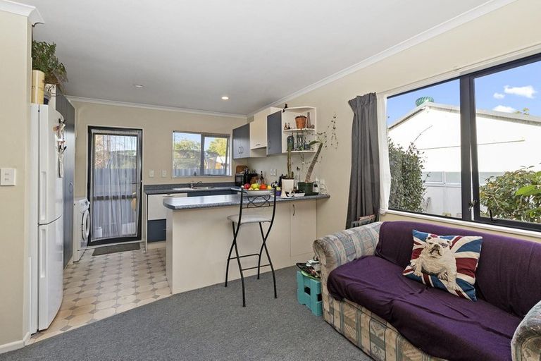 Photo of property in 6 Marlene Avenue, Te Atatu South, Auckland, 0610