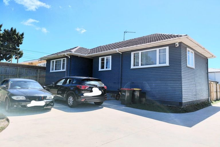 Photo of property in 383 West Coast Road, Glen Eden, Auckland, 0602