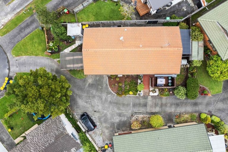 Photo of property in 42 Bodi Place, Te Atatu South, Auckland, 0610