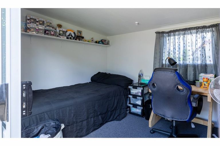 Photo of property in 7 Imperial Place, Henderson, Auckland, 0612