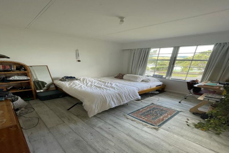 Photo of property in 49 Franklyn Road, Tawa, Wellington, 5028
