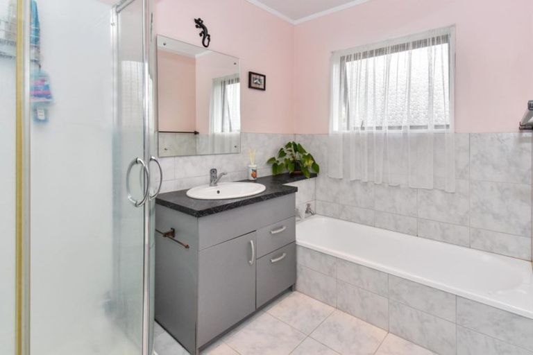 Photo of property in 2/5 Jutland Road, Manurewa, Auckland, 2102