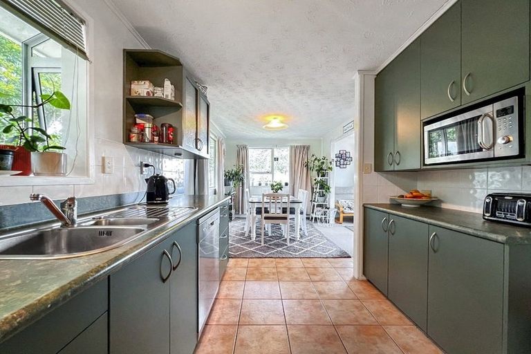 Photo of property in 1/27 Midgley Road, West Harbour, Auckland, 0618