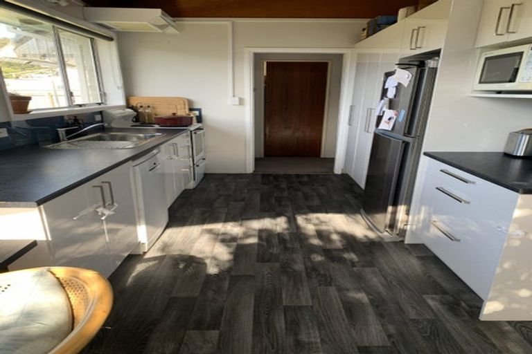Photo of property in 3 Hawthorn Crescent, Stokes Valley, Lower Hutt, 5019