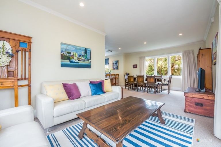 Photo of property in 32 Hinau Street, Woburn, Lower Hutt, 5010