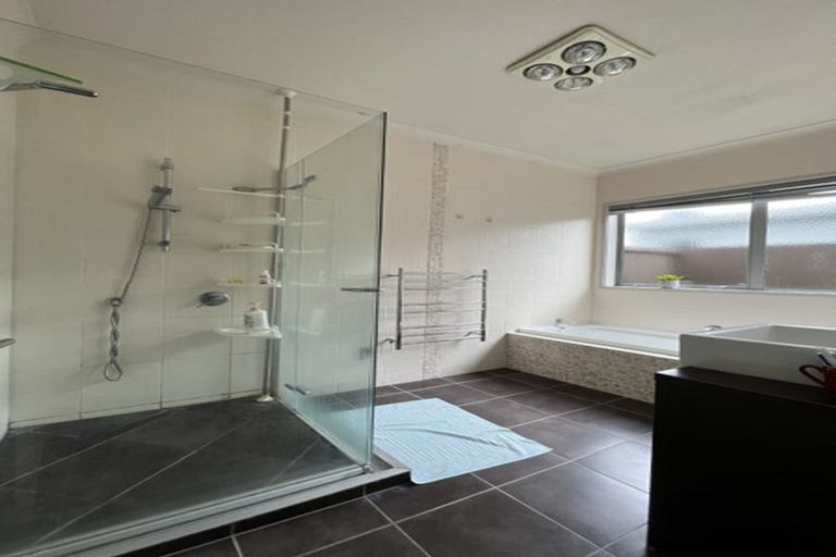 Photo of property in 18 Shalimar Place, Huntington, Hamilton, 3210