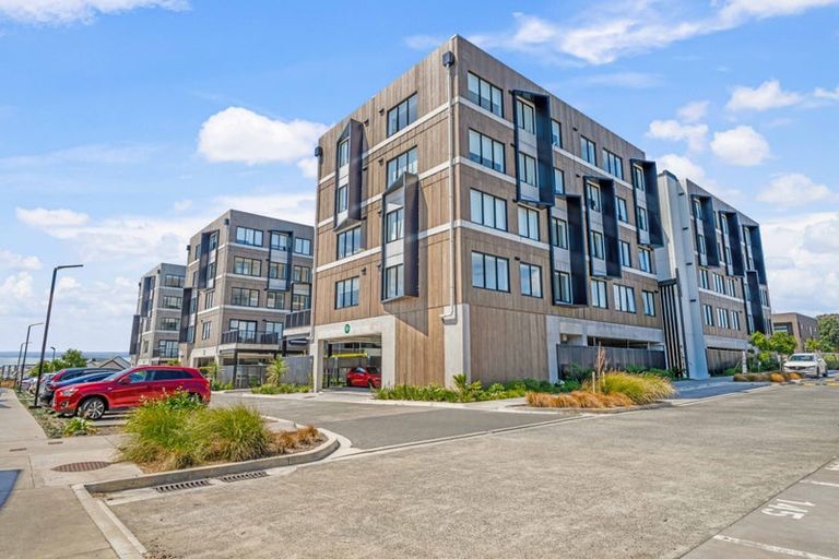 Photo of property in 101/3 Rauemi Way, Te Atatu South, Auckland, 0610