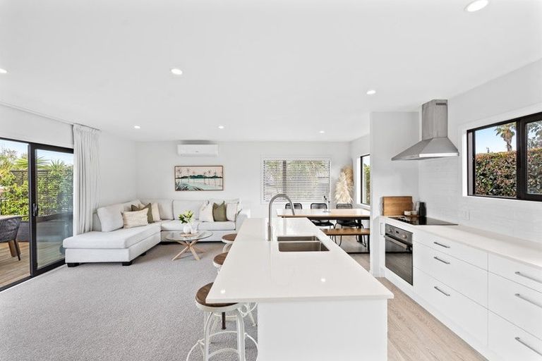 Photo of property in 85b Rosario Crescent, Red Beach, 0932