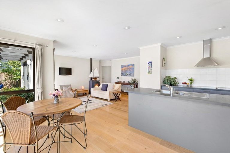 Photo of property in 2 Wellswood Way, Lower Shotover, Queenstown, 9371