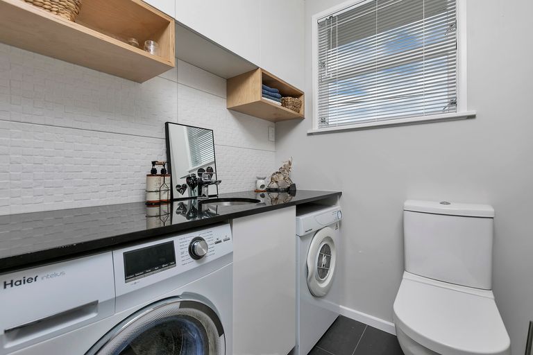 Photo of property in 43 Maude Street, Riverhead, 0820