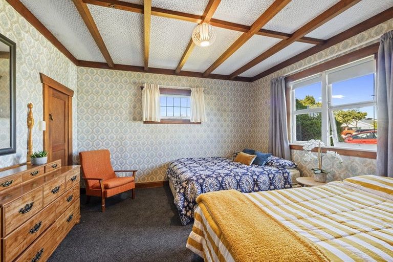 Photo of property in 10 Tukapa Street, Westown, New Plymouth, 4310