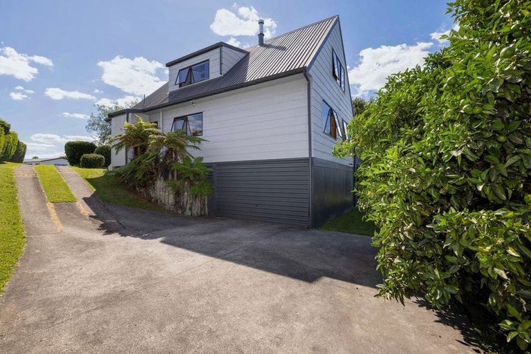 Photo of property in 12 Nettlingham Place, Te Puke, 3119