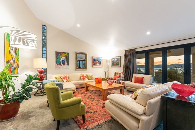 Photo of property in 52 Walter Road, Lowry Bay, Lower Hutt, 5013