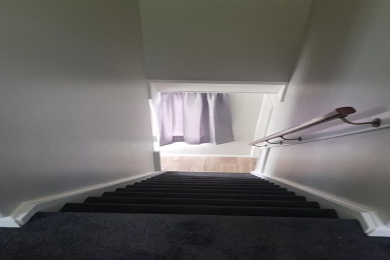 Photo of property in 2a-2b Devon Place, Cannons Creek, Porirua, 5024