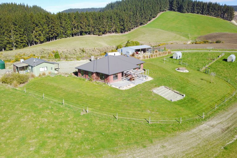 Photo of property in 185 Mount Misery Road, Herbert, Oamaru, 9495