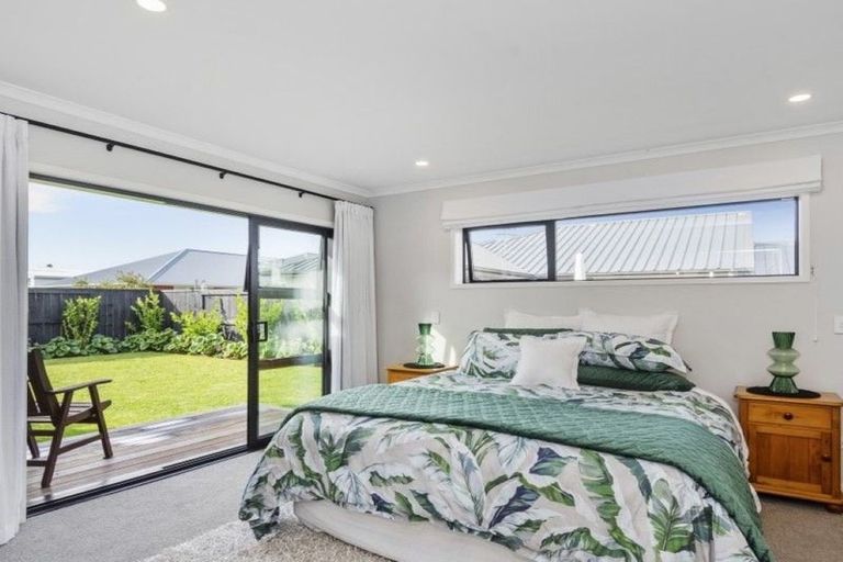 Photo of property in 8 Litsea Way, Papamoa Beach, Papamoa, 3118