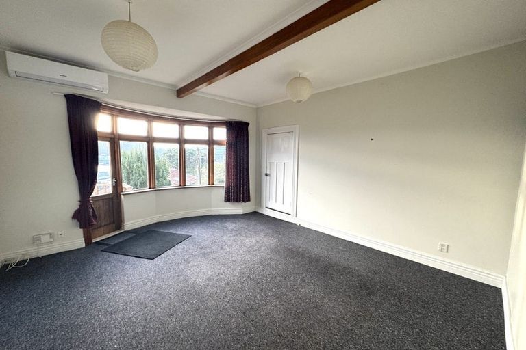 Photo of property in 27 Shannon Street, Mount Victoria, Wellington, 6011