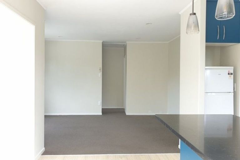 Photo of property in 14 Packham Place, Beach Haven, Auckland, 0626