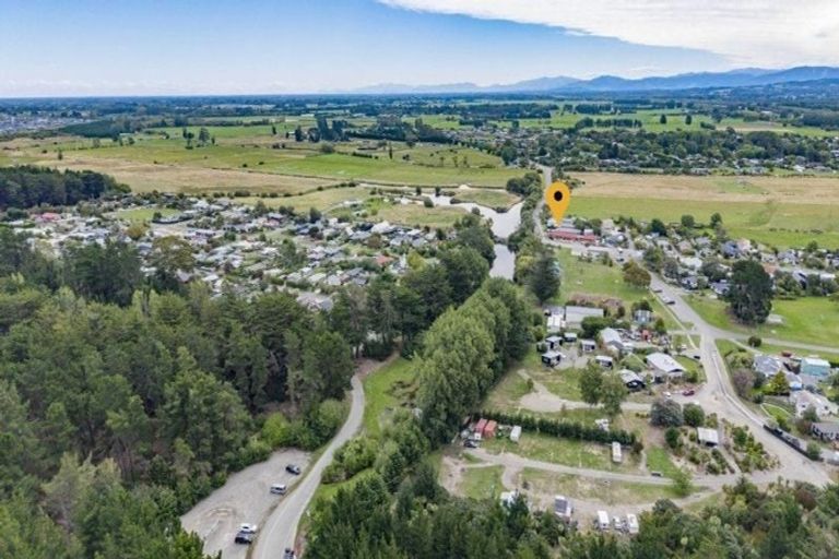 Photo of property in 4 Waikuku Beach Road, Waikuku Beach, 7473