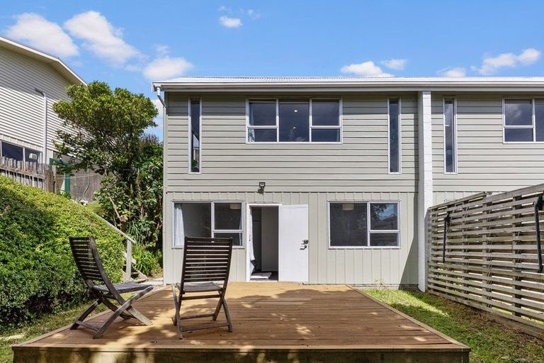 Photo of property in 5 Brydon Way, Paparangi, Wellington, 6037
