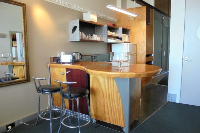 Photo of property in Qba Apartments, 2p/51 Webb Street, Mount Cook, Wellington, 6011