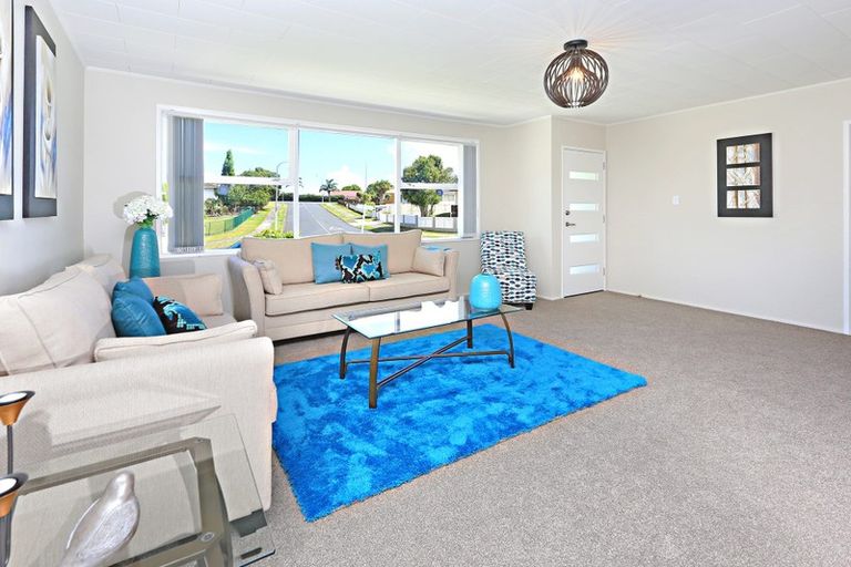 Photo of property in 37 Kivell Close, Mangere East, Auckland, 2024