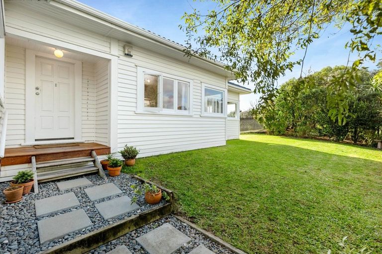 Photo of property in 70 Rimmer Road, Helensville, 0875