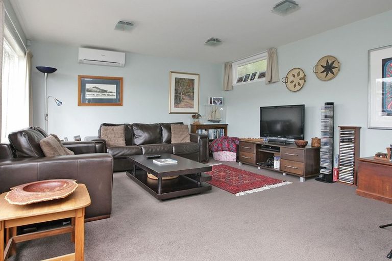 Photo of property in 64 Eden Street, Island Bay, Wellington, 6023