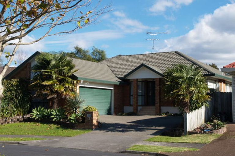 Photo of property in 15 Thirlmere Rise, Northpark, Auckland, 2013