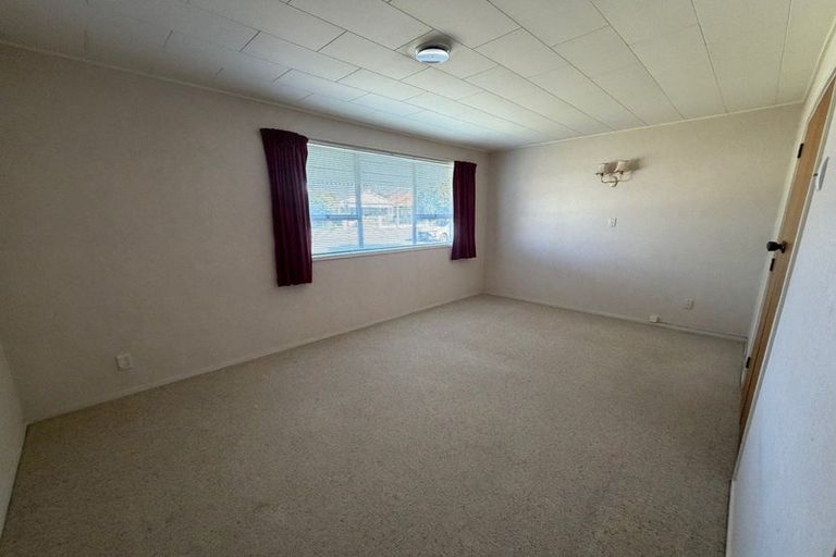 Photo of property in 1/701 Saint Aubyn, Saint Leonards, Hastings, 4120