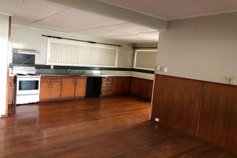 Photo of property in 18 Cambridge Terrace, Papatoetoe, Auckland, 2025