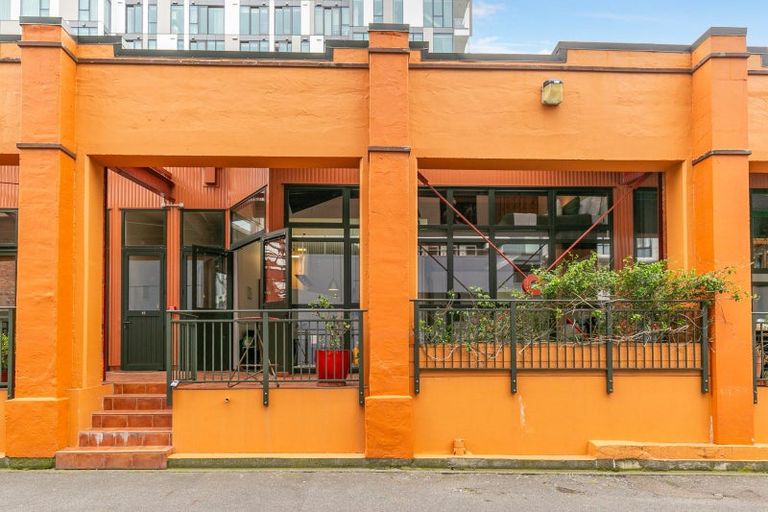 Photo of property in Courtenay Mews Apartments, 3/14 Alpha Street, Te Aro, Wellington, 6011