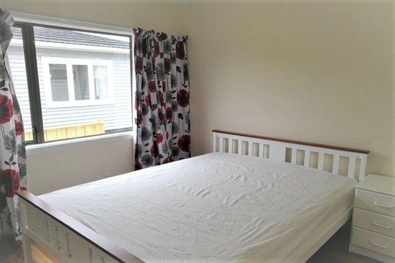 Photo of property in 1/76 College Road, Northcote, Auckland, 0627
