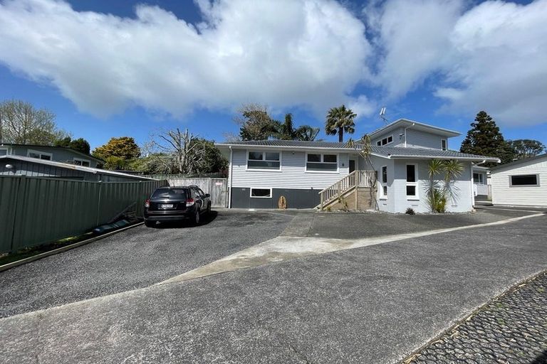 Photo of property in 15 Rosalind Road, Glenfield, Auckland, 0629