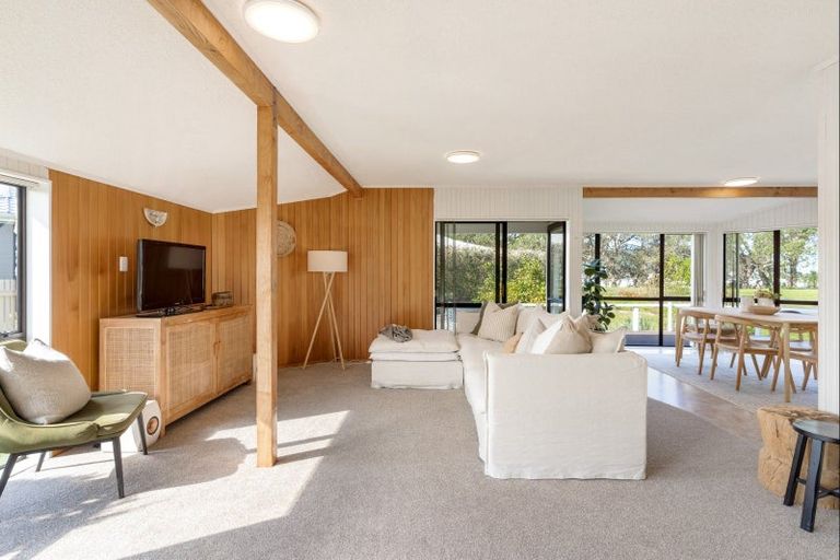 Photo of property in 111 Moana Anu Anu Avenue, Whangamata, 3620