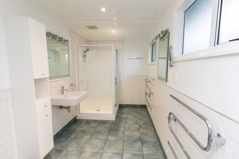 Photo of property in 395 Fergusson Drive, Heretaunga, Upper Hutt, 5018