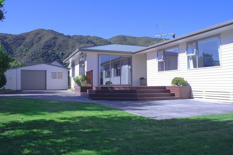 Photo of property in 36a Saint Ronans Avenue, Waterloo, Lower Hutt, 5011