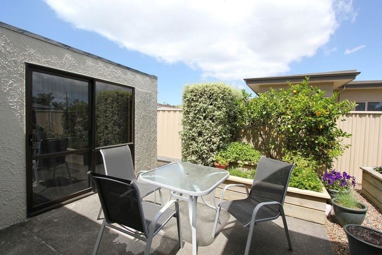 Photo of property in 1/2 Anzac Avenue, Onekawa, Napier, 4110