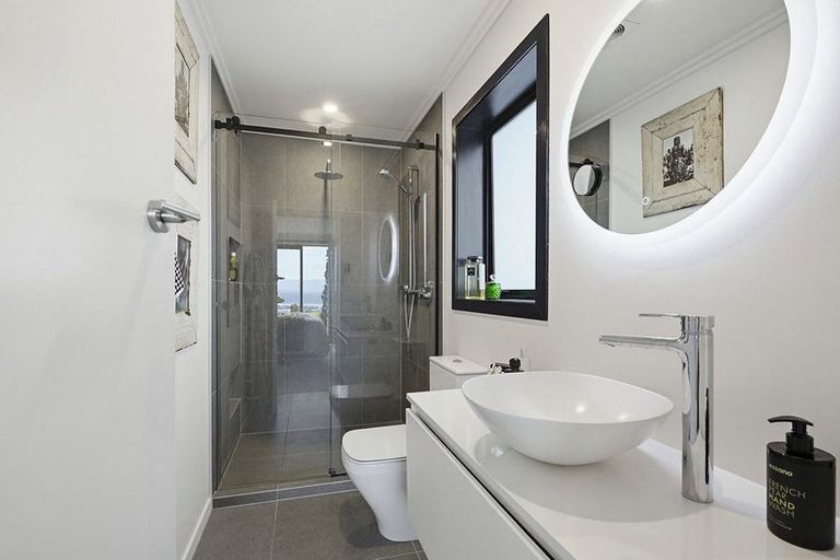 Photo of property in 14 Alexandra Road, Roseneath, Wellington, 6021