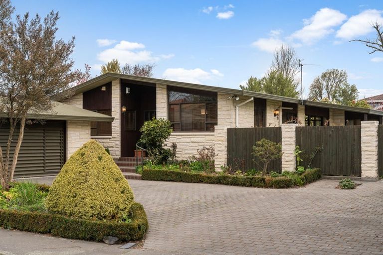 Photo of property in 30 Kingham Place, Avonhead, Christchurch, 8042