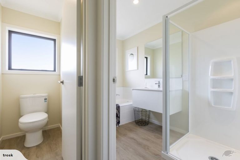 Photo of property in 7 Trosk Place, Waiuku, 2123