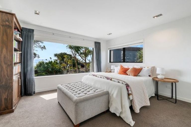 Photo of property in 37 Churchill Road, Murrays Bay, Auckland, 0630