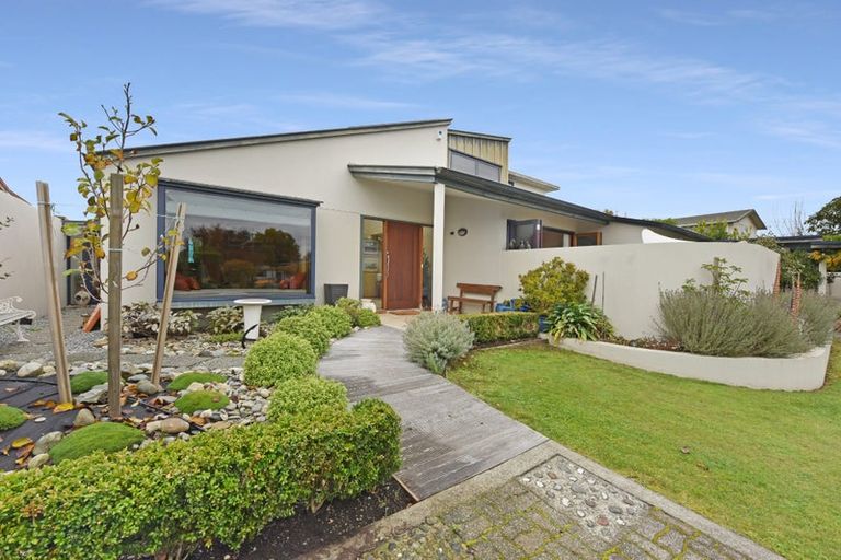 Photo of property in 18 Iwa Street, Mapua, 7005