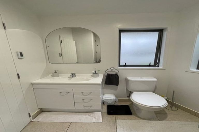 Photo of property in 65 Te Wharau Drive, Greenhithe, Auckland, 0632