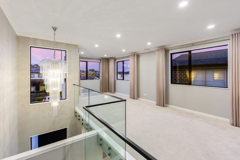 Photo of property in 11 Bight Road, Long Bay, Auckland, 0630
